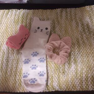Kitty socks & hair tie